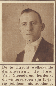 870351 Portret van de heer van Steenderen te Utrecht, die 15 jaar dansleraar is.